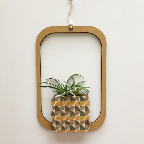 Framed Scallop Geometric Wall Vase